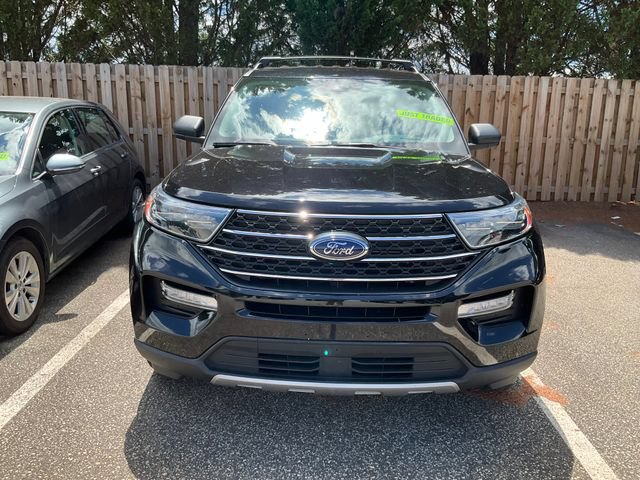 Used 2023 Ford Explorer XLT w/ Equipment Group 202A AWD/4WD image 2
