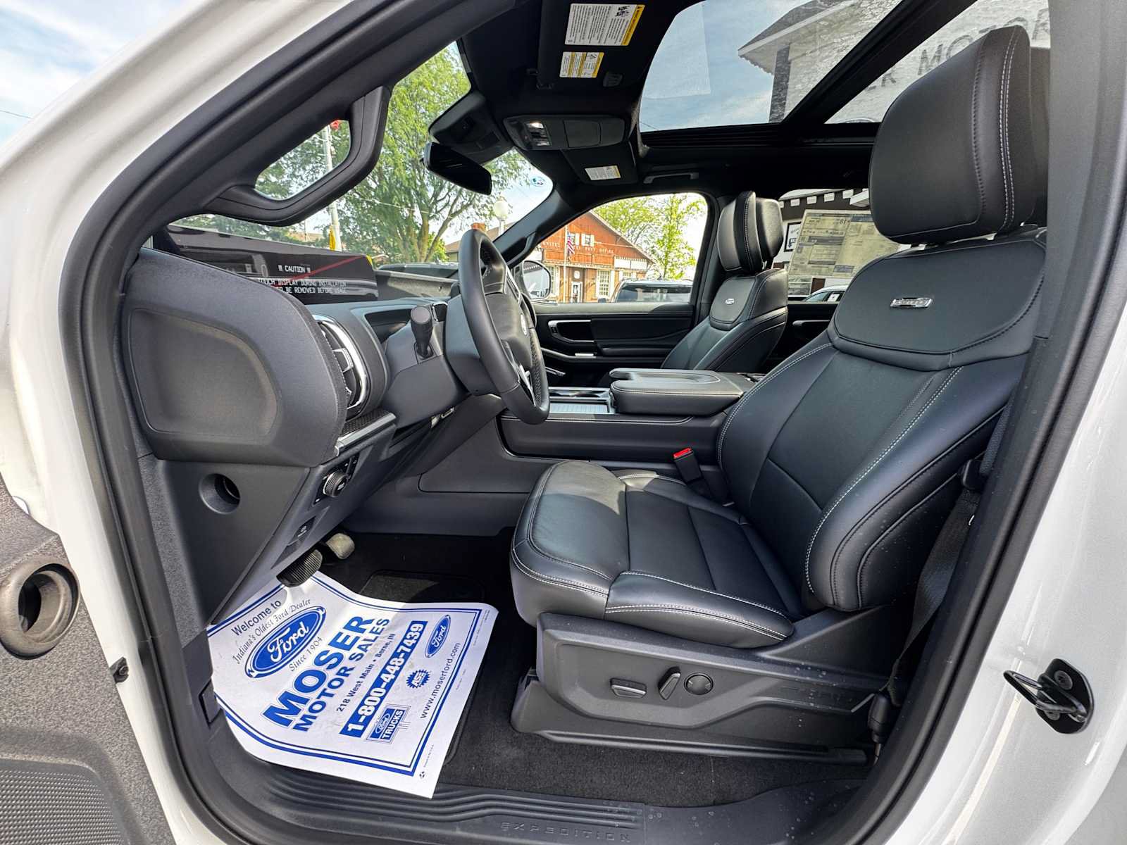 New 2027 Ford Expedition Max Platinum w/ Stealth Performance Package AWD/4WD image 2