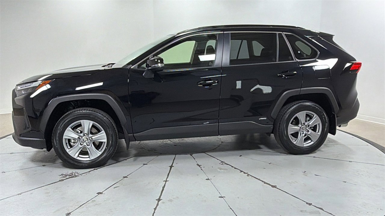 Certified 2025 Toyota RAV4 LE image 8