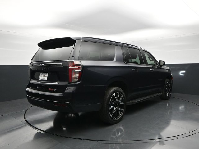 Used 2023 Chevrolet Suburban RST RWD image 8
