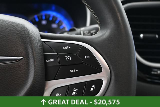 Used 2023 Chrysler Pacifica Touring-L FWD image 35