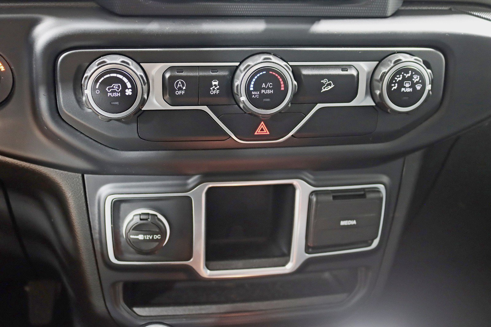 Used 2018 Jeep Wrangler Unlimited Sport AWD/4WD image 22