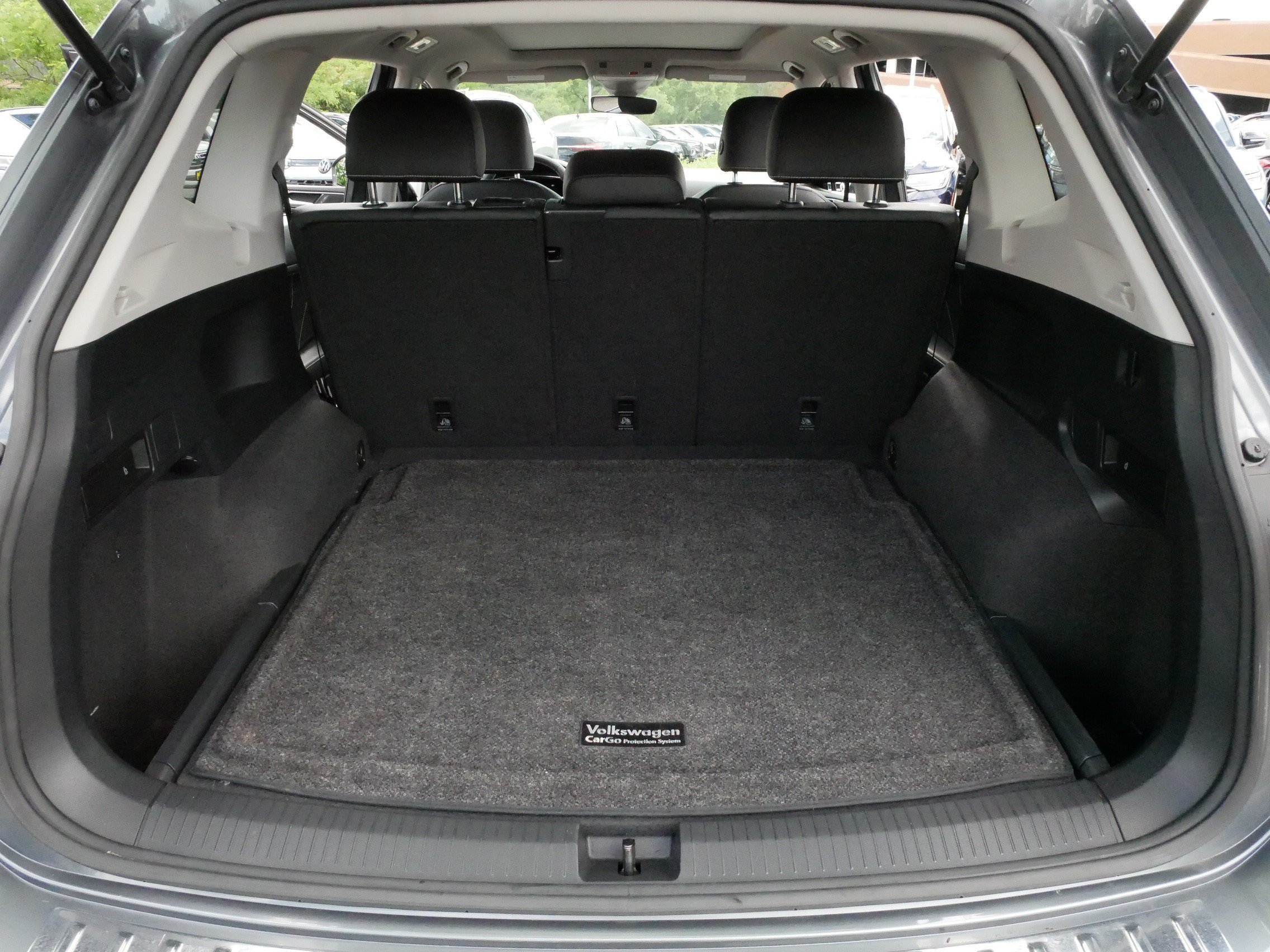 Certified 2023 Volkswagen Tiguan SE w/ Panoramic Sunroof Package AWD/4WD image 18