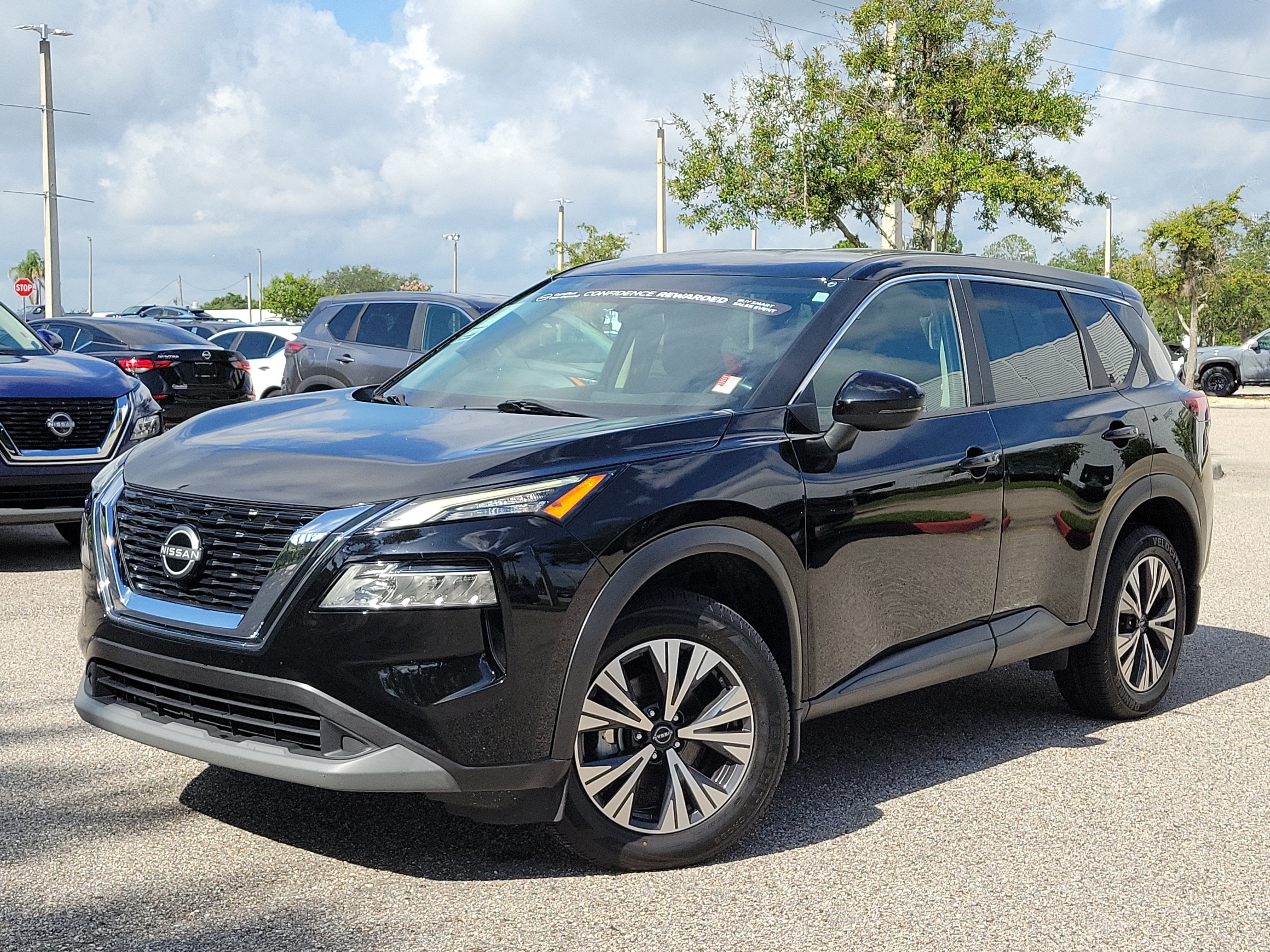 Certified 2023 Nissan Rogue SV FWD image 33