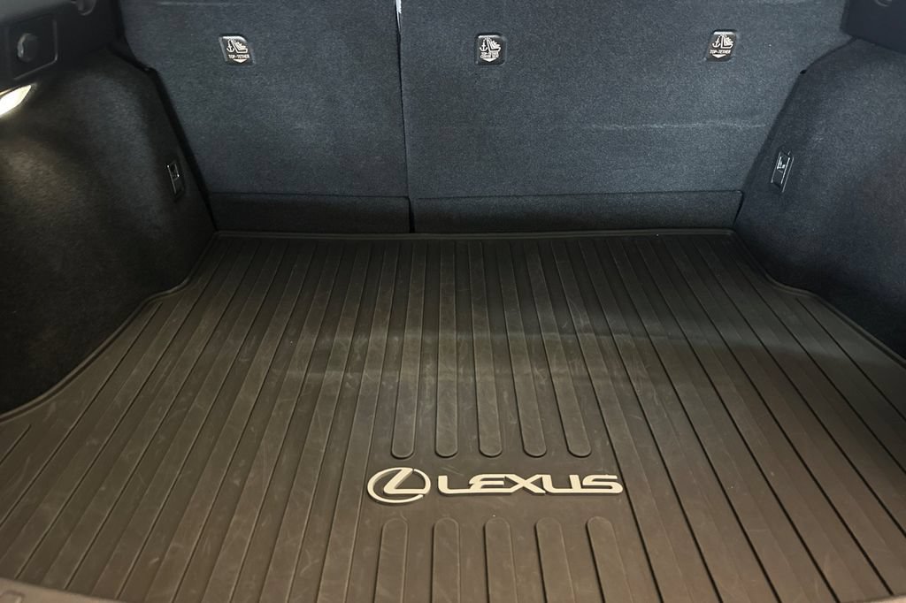 Used 2022 Lexus UX 200 FWD image 15
