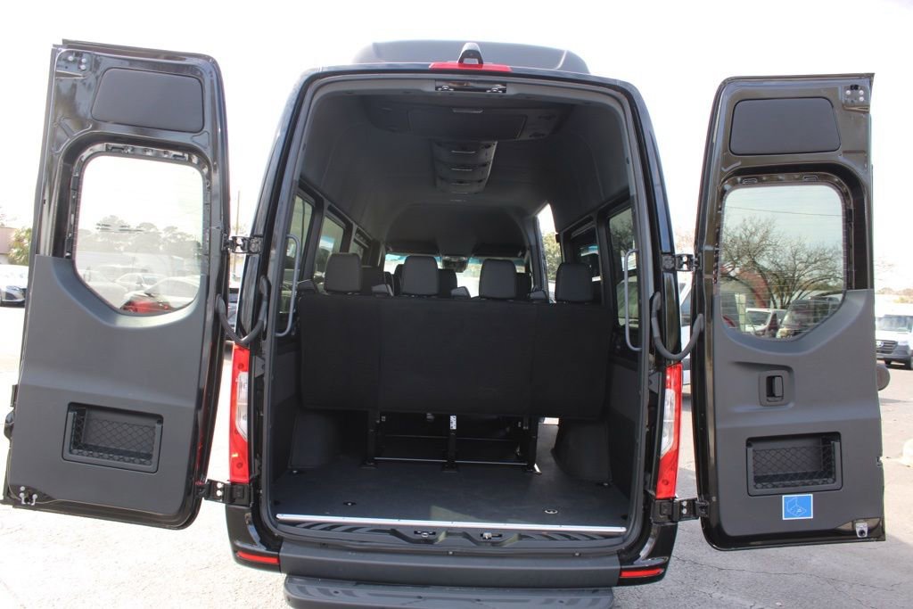Used 2024 Mercedes-Benz Sprinter 2500 image 44
