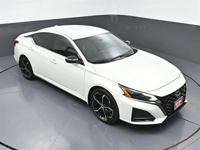 Used 2025 Nissan Altima 2.5 SR image 34