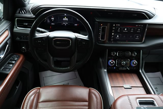 Used 2023 GMC Yukon Denali Ultimate AWD/4WD image 6