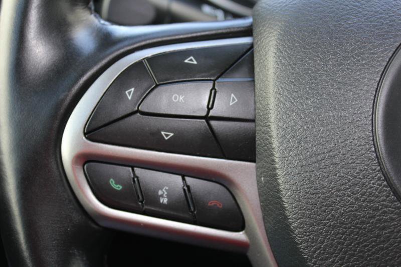 Used 2021 Jeep Cherokee Latitude Plus image 28