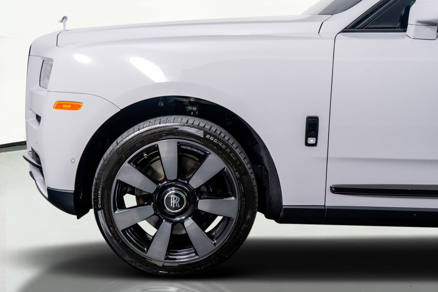 Used 2023 Rolls-Royce Cullinan image 18