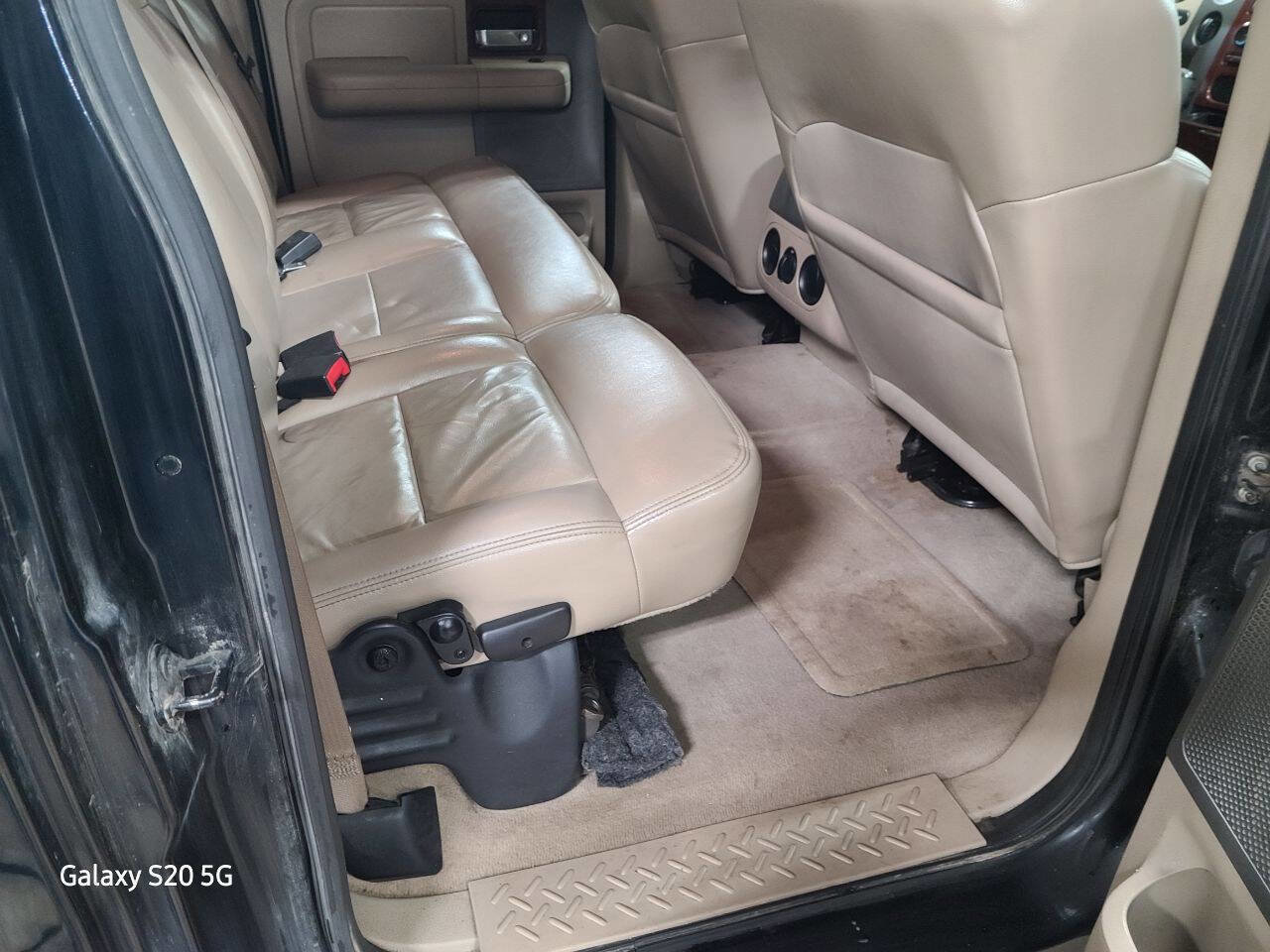 Used 2005 Ford F150 Lariat image 17