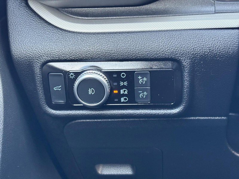 Used 2022 Ford Explorer XLT w/ Equipment Group 202A image 19