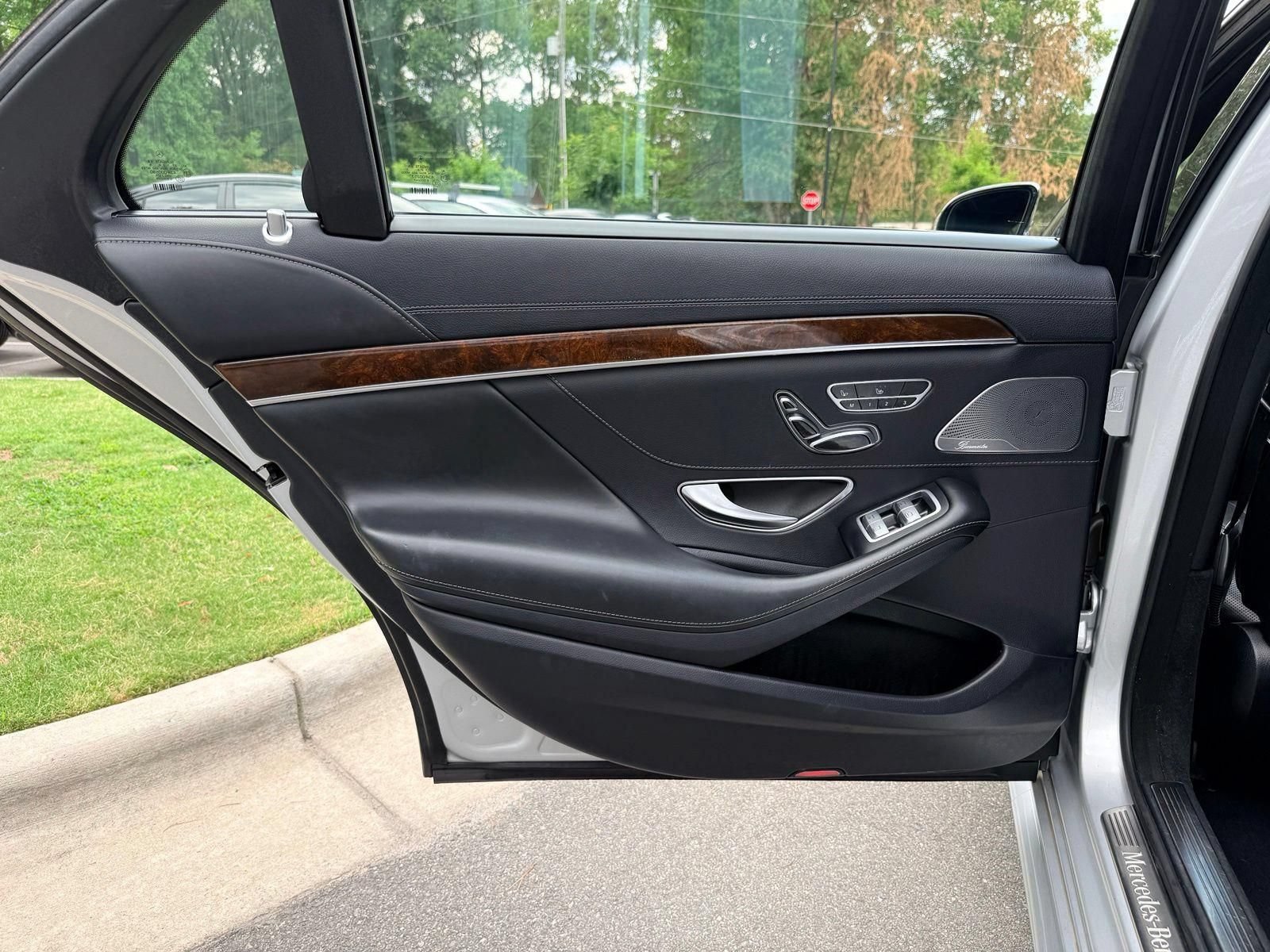 Used 2016 Mercedes-Benz S 550 4MATIC Sedan image 26