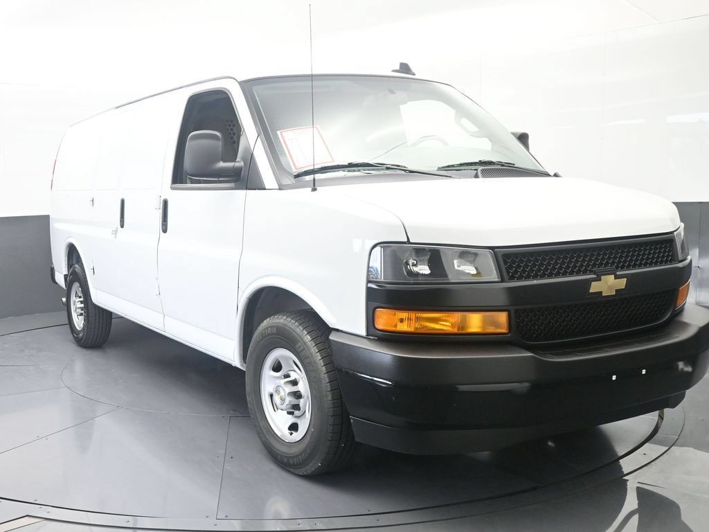 Used 2024 Chevrolet Express 2500 w/ Driver Convenience Package RWD image 9