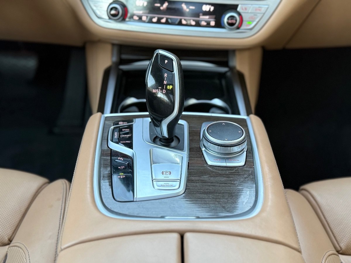Used 2022 BMW 740i RWD image 36