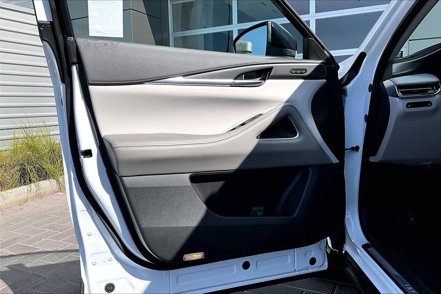 Used 2026 INFINITI QX60 Luxe w/ Cargo Package image 23