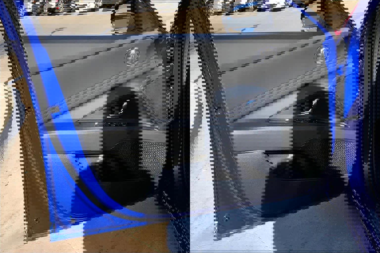 Used 2025 Hyundai Elantra Limited image 22