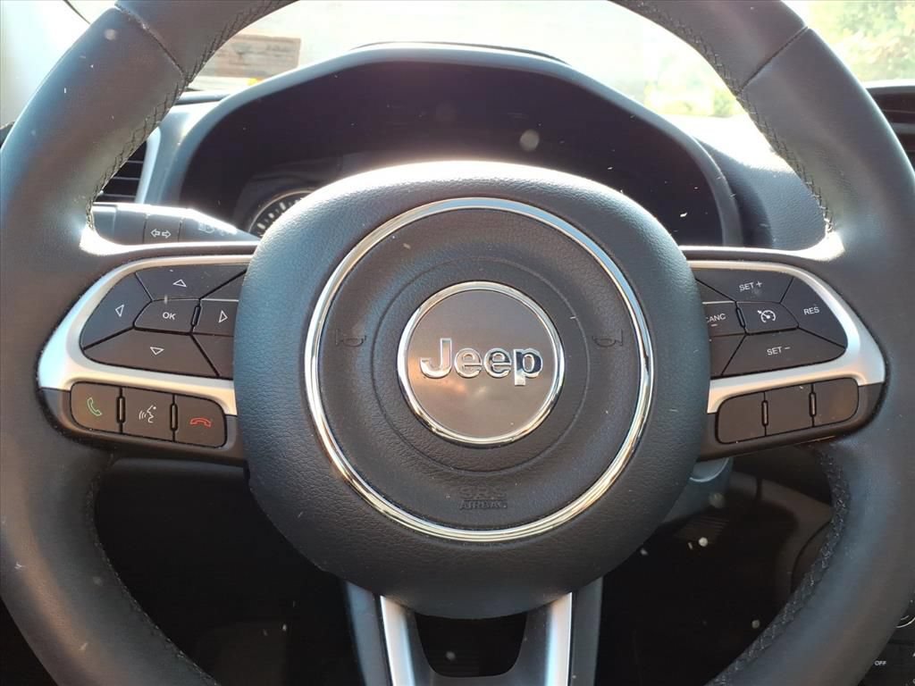 Used 2021 Jeep Renegade Latitude w/ Sun & Sound Group AWD/4WD image 18