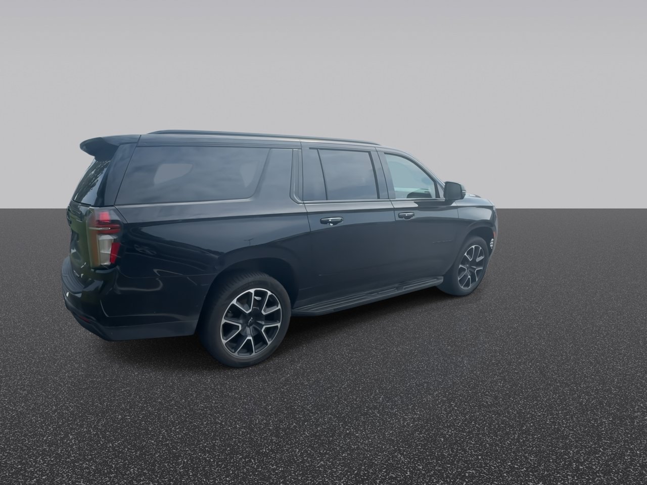Used 2023 Chevrolet Suburban RST w/ Luxury Package AWD/4WD image 9