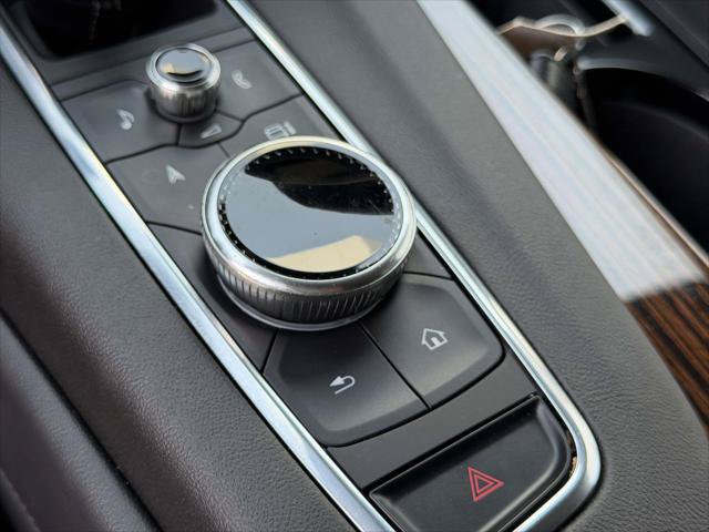 Used 2023 Cadillac Escalade ESV Luxury AWD/4WD image 35