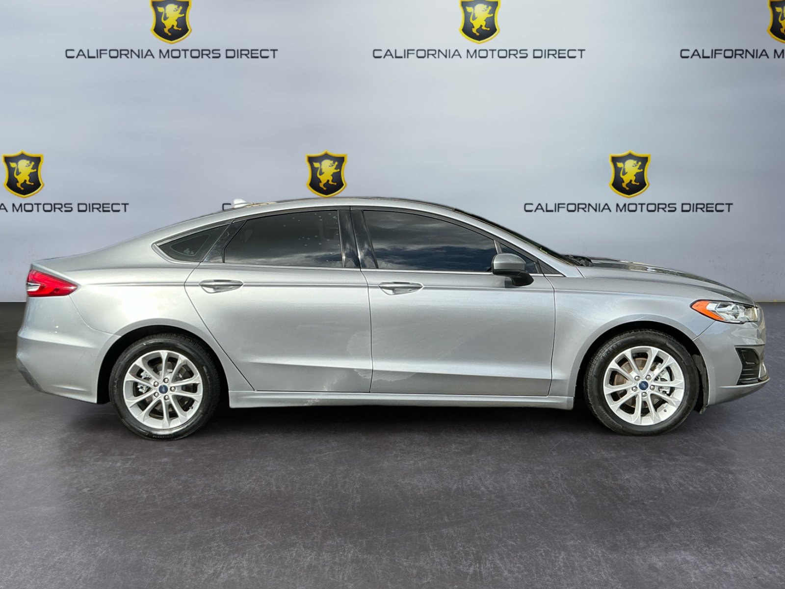 Used 2020 Ford Fusion SE image 4