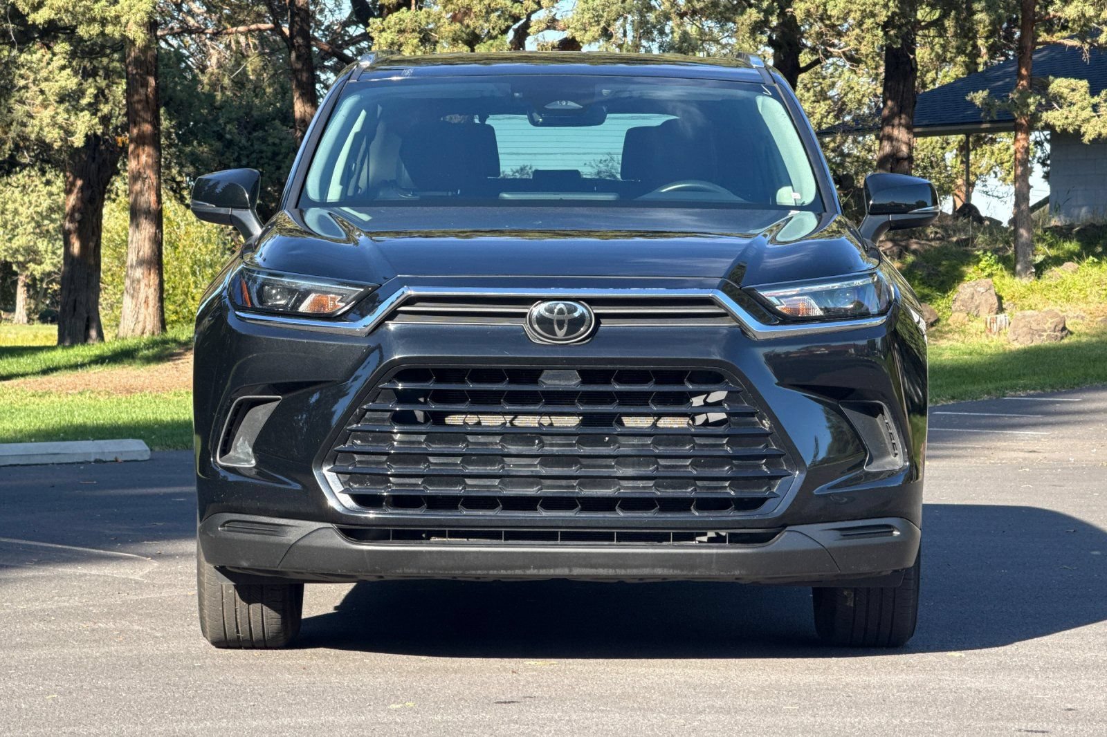 Used 2025 Toyota Grand Highlander AWD image 9