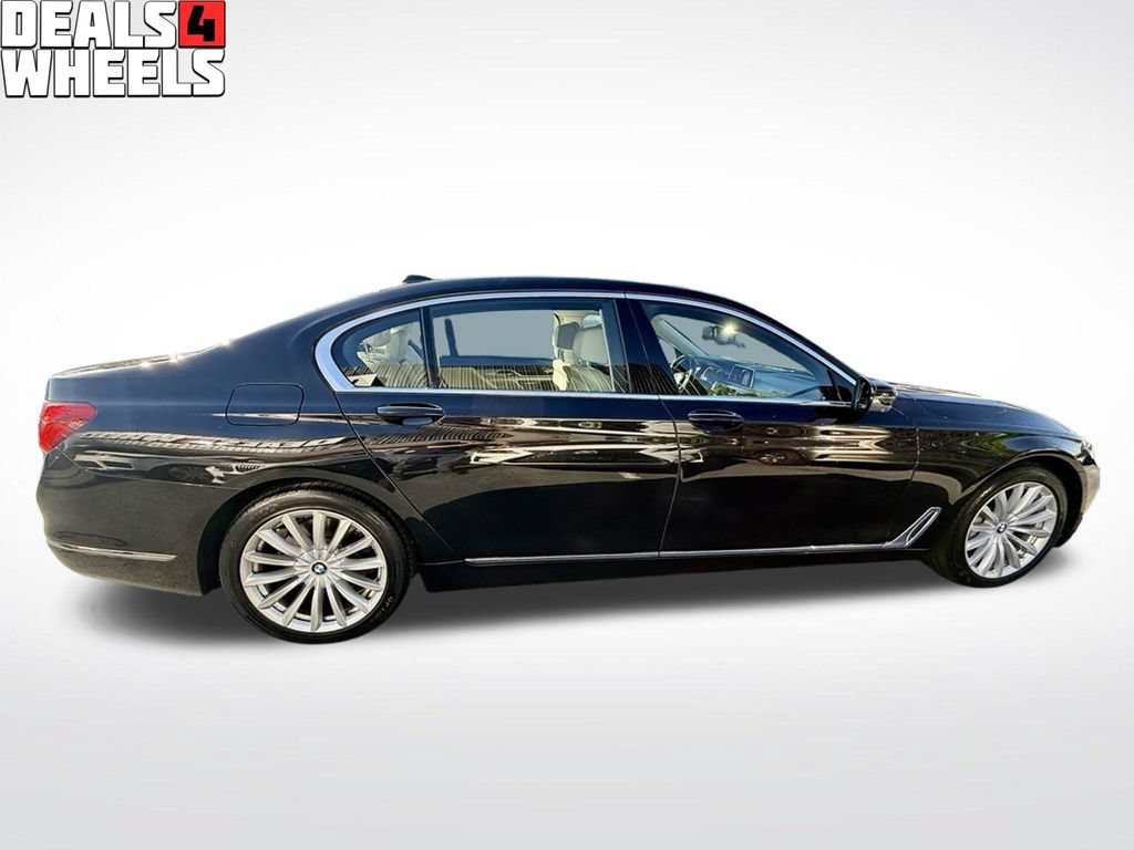 Used 2018 BMW 740i xDrive AWD/4WD image 4