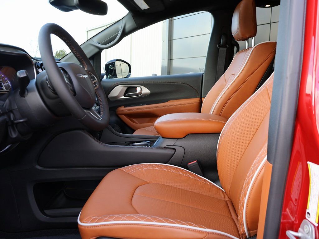 New 2026 Chrysler Pacifica Pinnacle AWD/4WD image 22