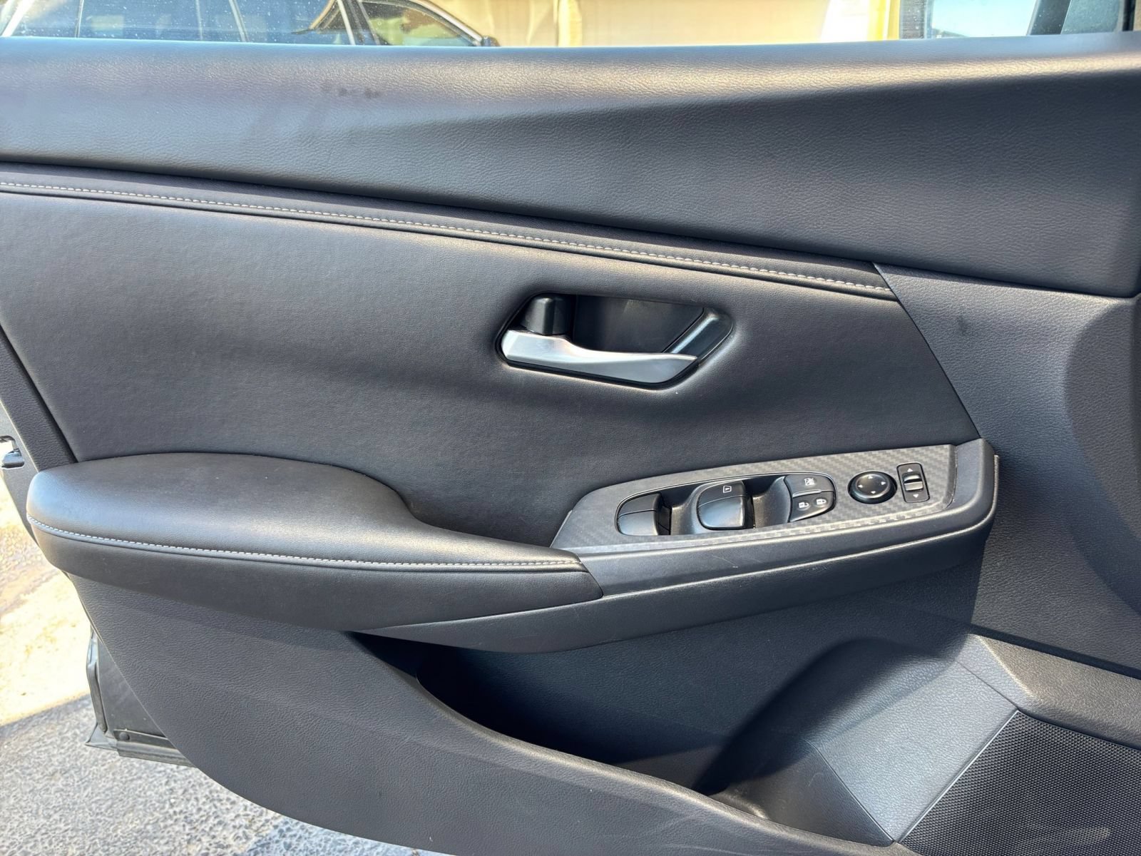 Used 2025 Nissan Sentra SV FWD image 15