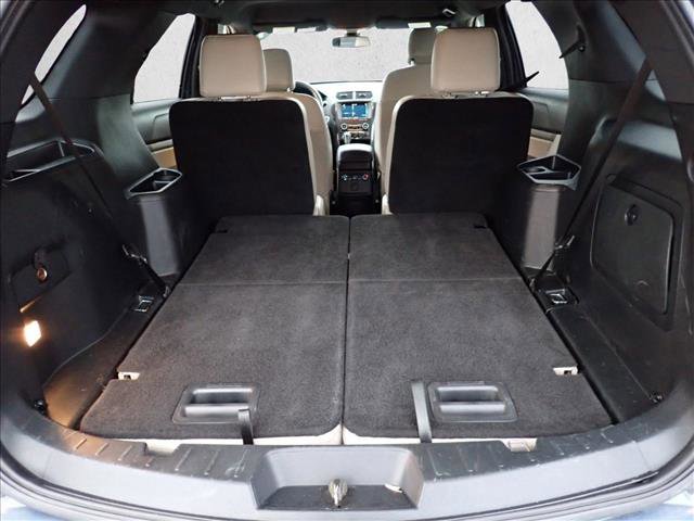 Used 2019 Ford Explorer XLT w/ Equipment Group 202A image 8