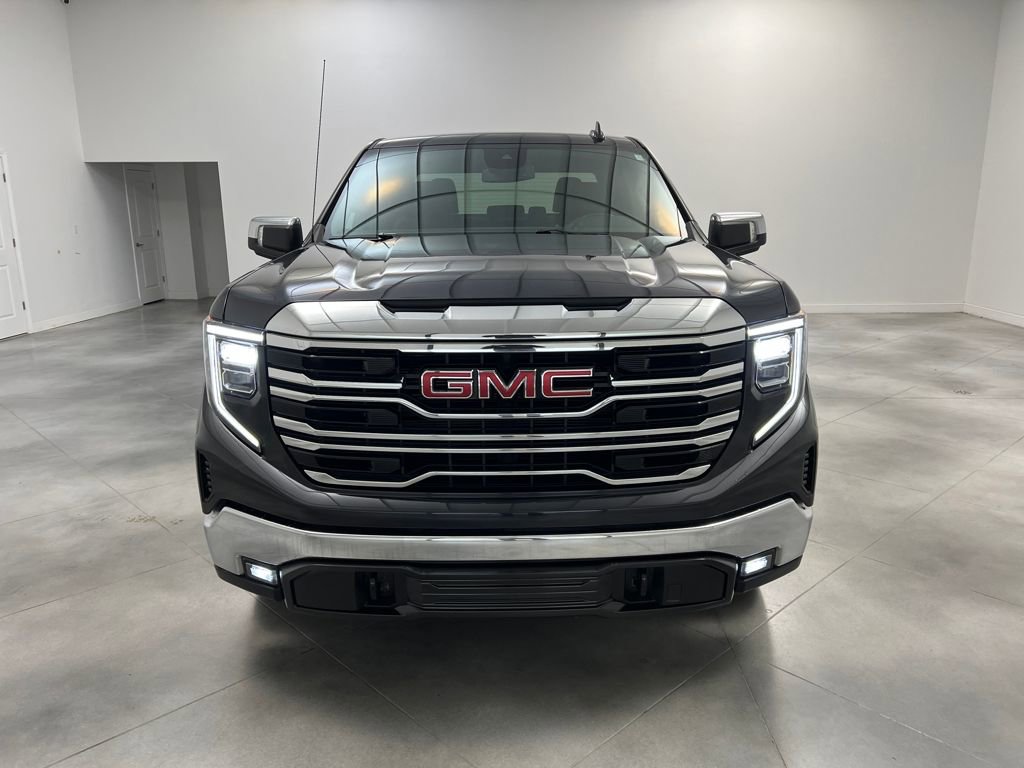 Used 2025 GMC Sierra 1500 SLT image 2