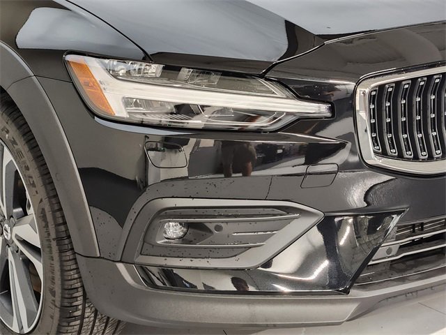 New 2026 Volvo V60 B5 Cross Country Plus w/ Protection Package Premier image 12