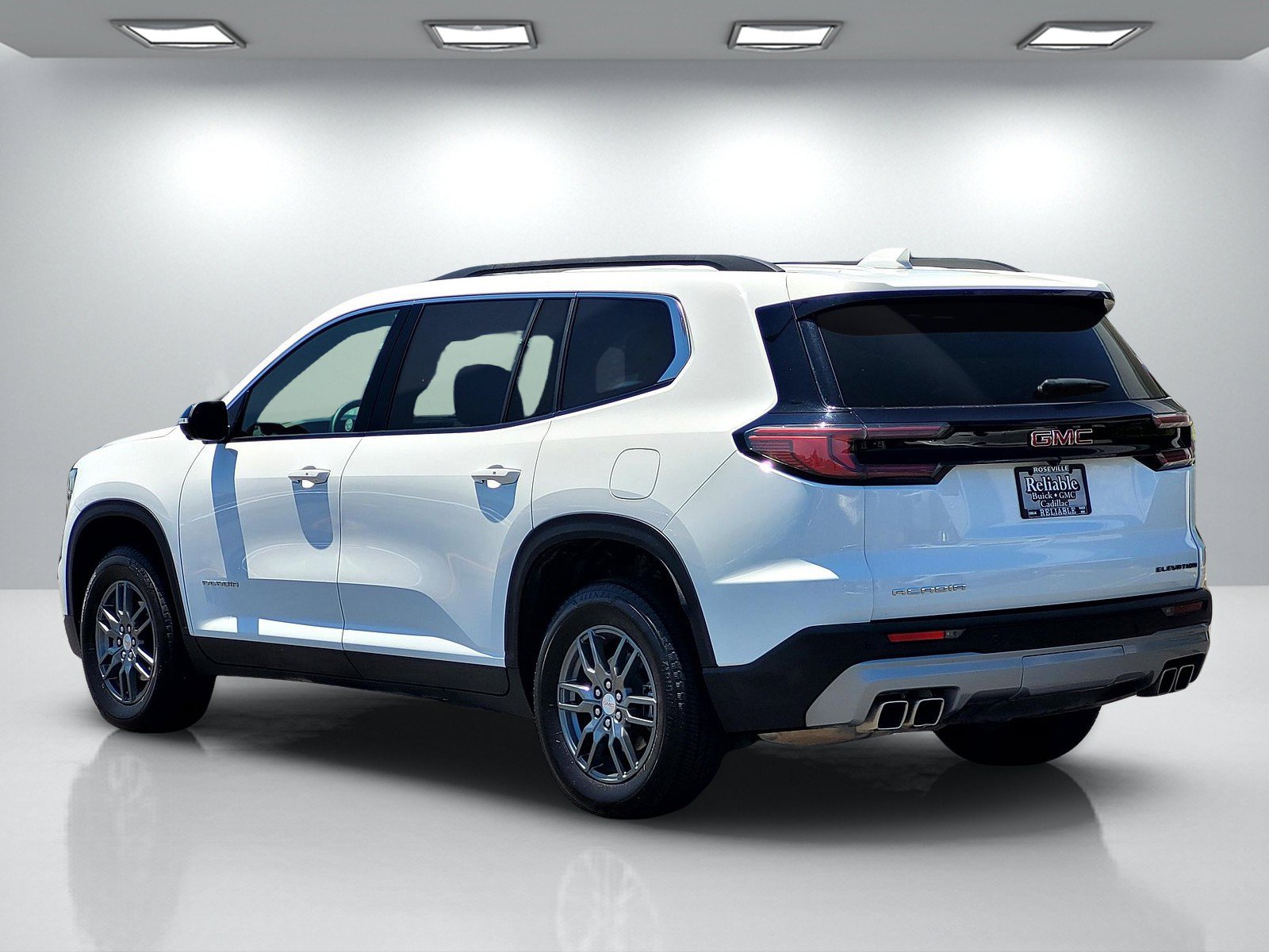 Used 2025 GMC Acadia Elevation FWD image 6