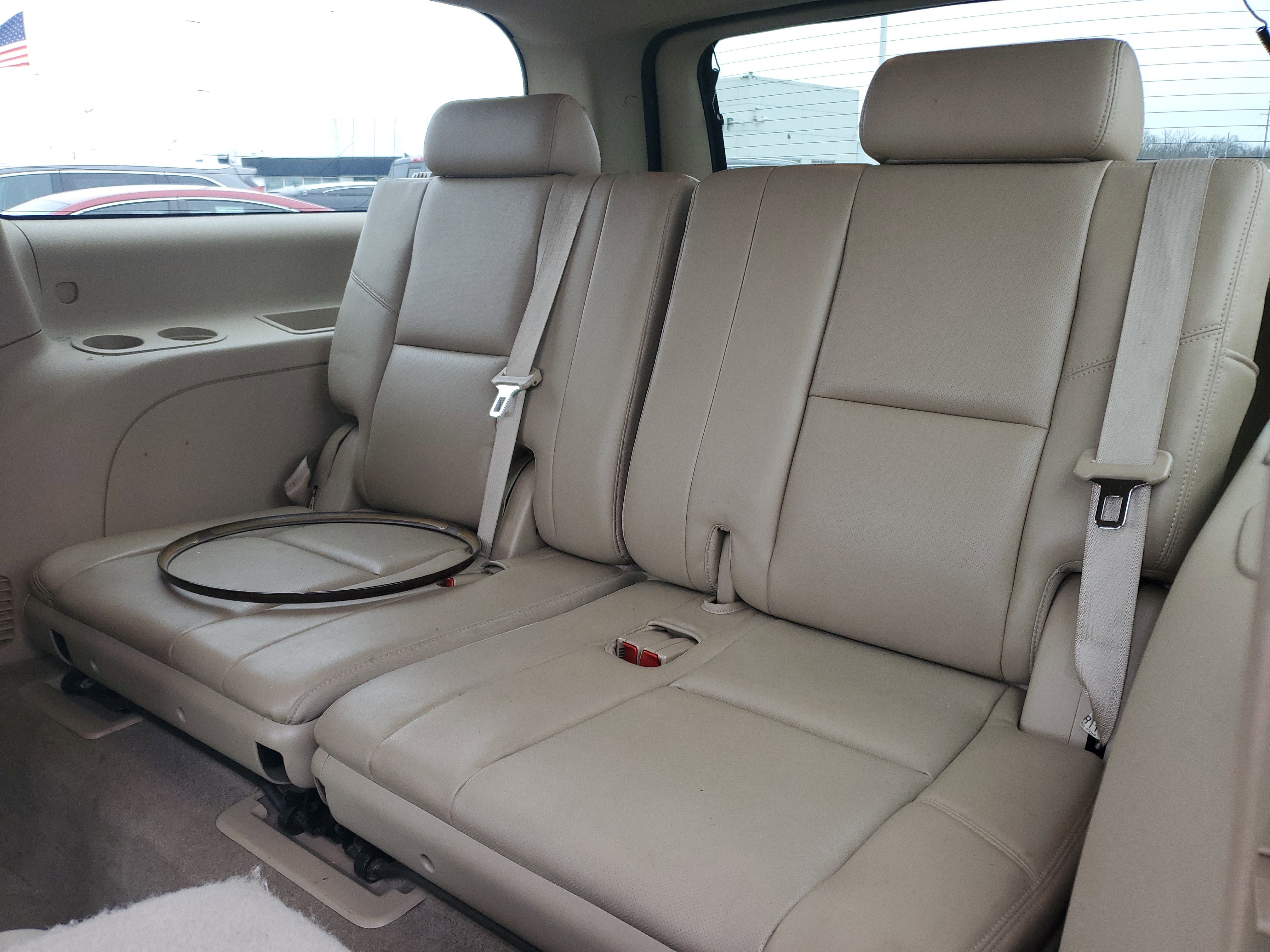 Used 2011 GMC Yukon XL Denali image 32