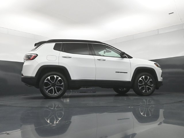 Used 2023 Jeep Compass Limited AWD/4WD image 24