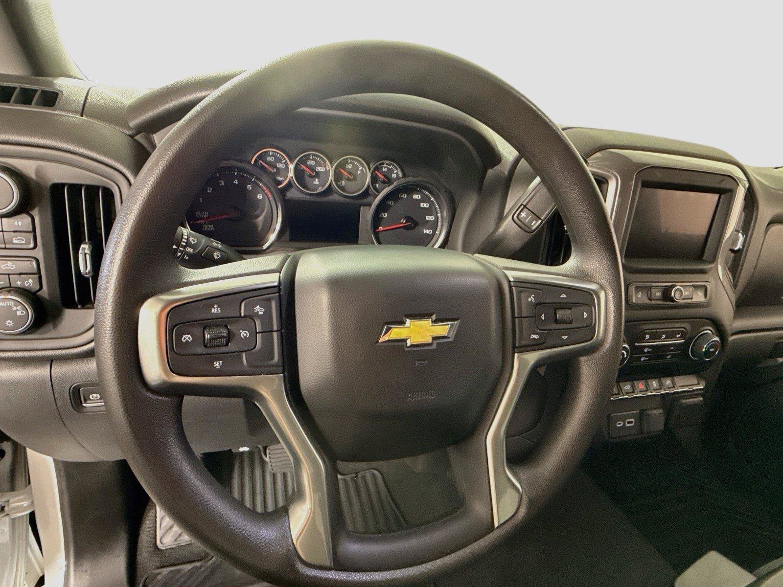 Used 2022 Chevrolet Silverado 1500 Custom w/ Safety Confidence Package AWD/4WD image 5
