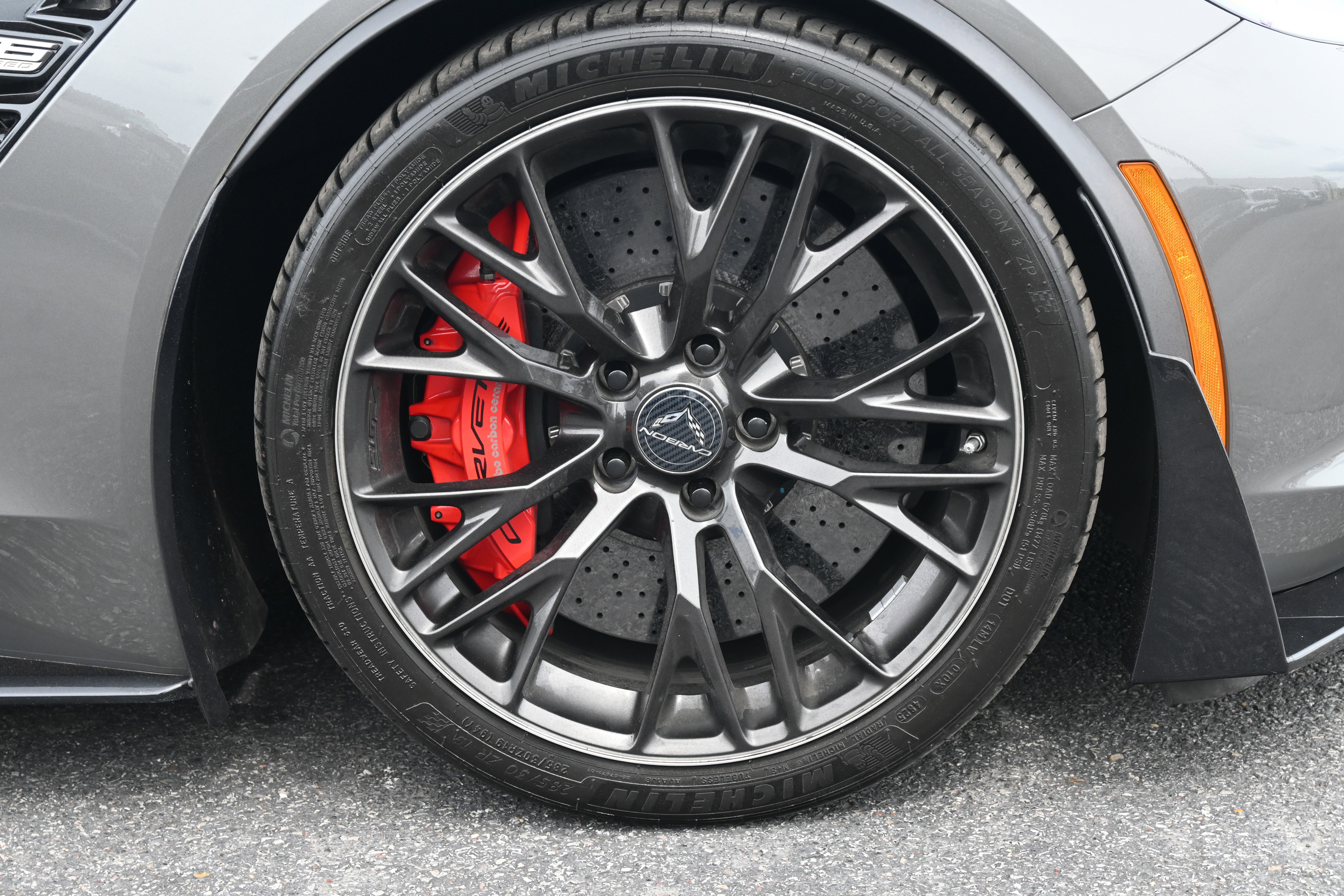Used 2015 Chevrolet Corvette Z06 w/ 3LZ Preferred Equipment Group RWD image 16