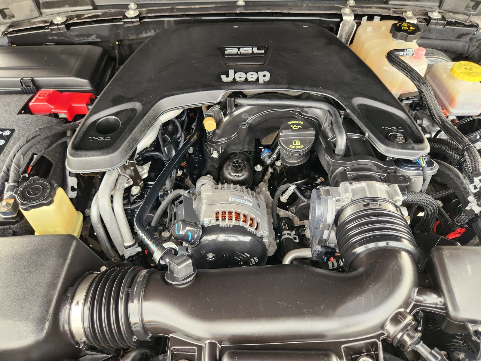 Used 2018 Jeep Wrangler Unlimited Rubicon w/ Dual Top Group image 32