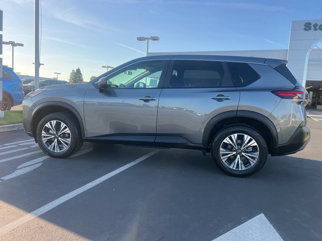 Used 2023 Nissan Rogue SV FWD image 16