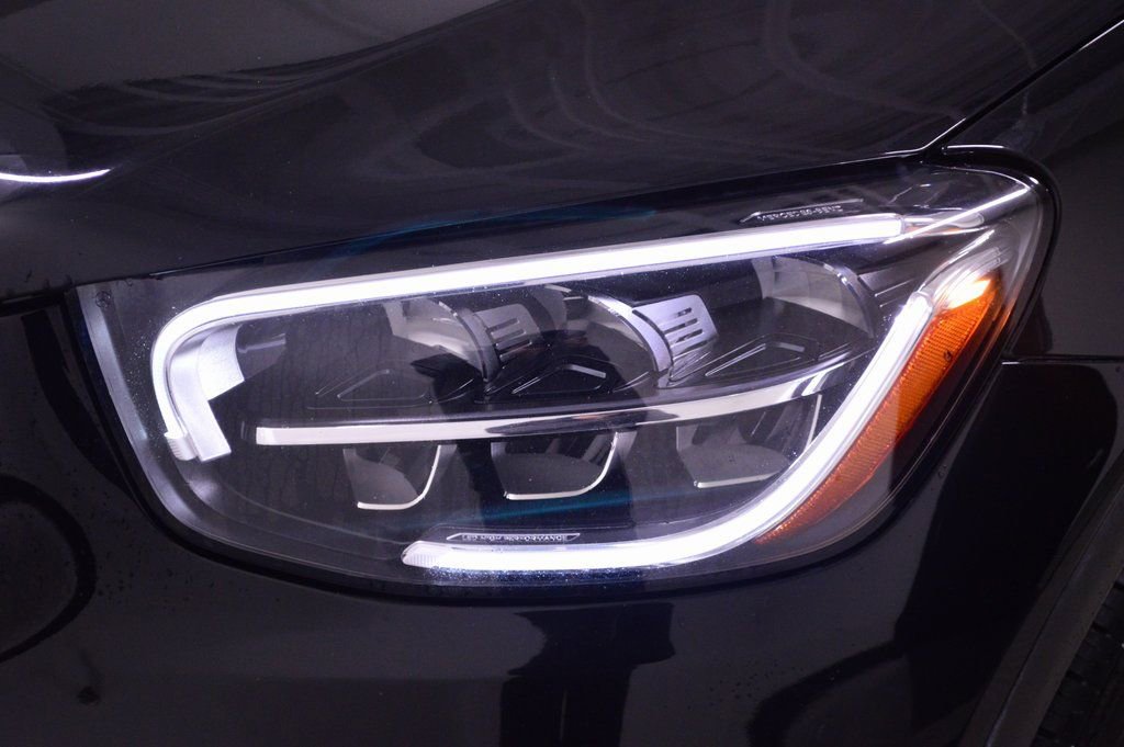 Used 2021 Mercedes-Benz GLC 300 4MATIC image 11