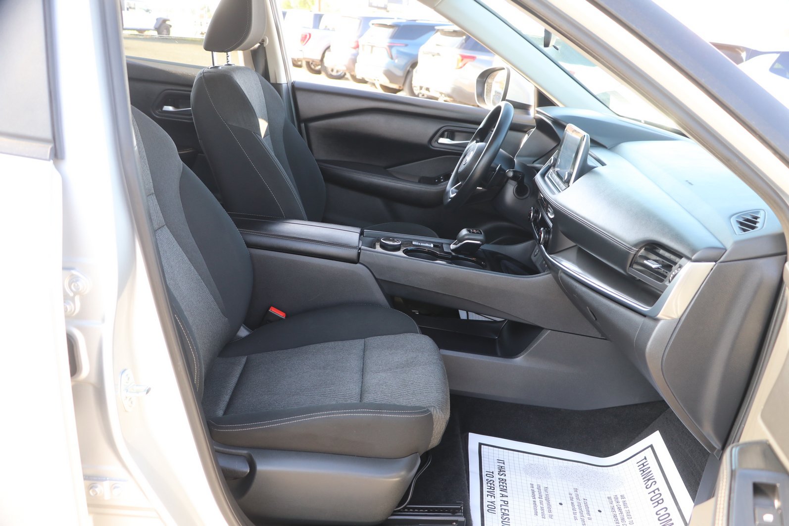 Used 2024 Nissan Rogue SV AWD/4WD image 32