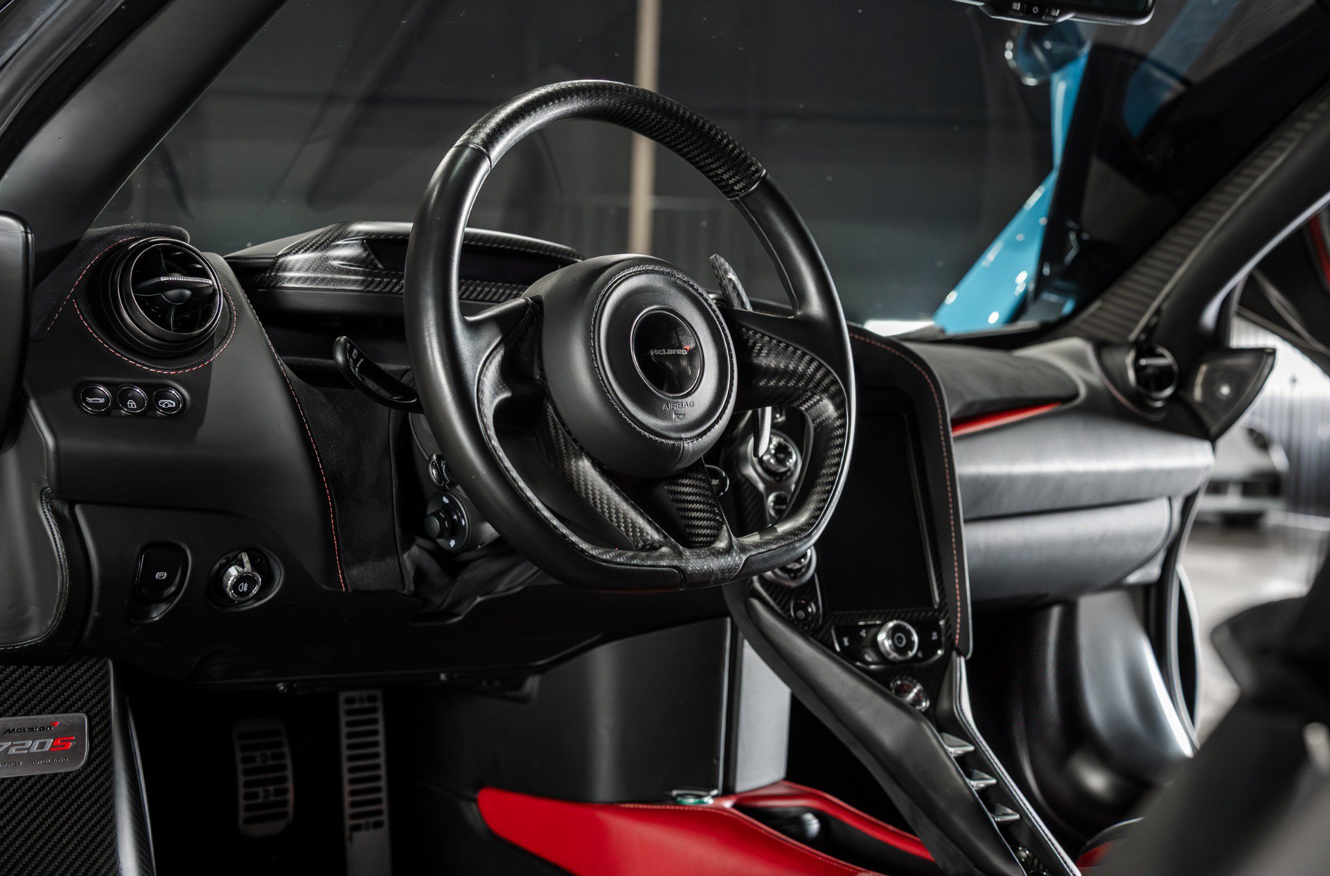 Used 2018 McLaren 720S RWD image 12