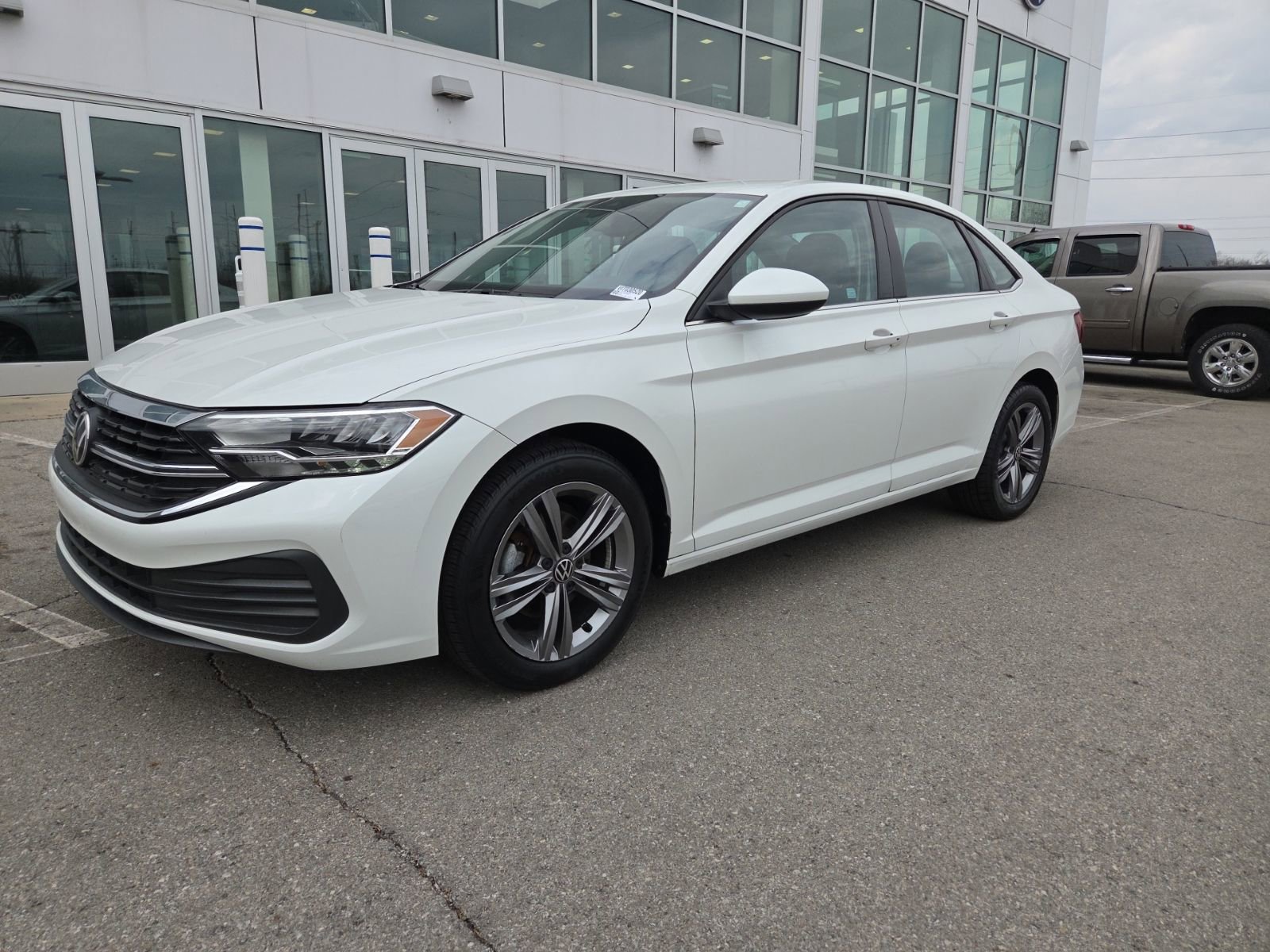 Certified 2022 Volkswagen Jetta SE FWD image 17