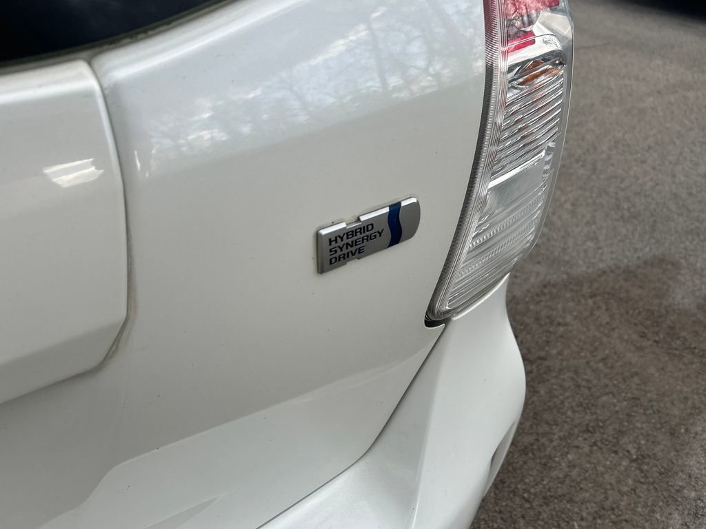 Used 2015 Toyota Prius V Two image 20