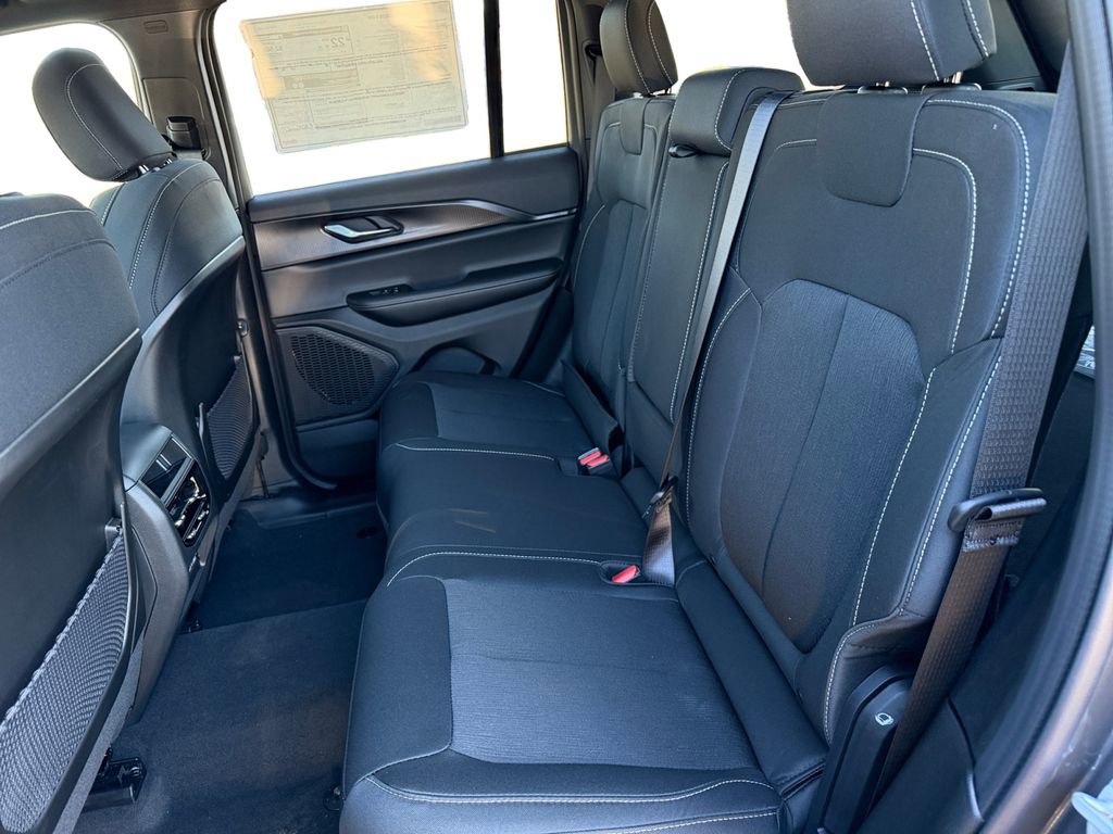 New 2025 Jeep Grand Cherokee Laredo X w/ Luxury Tech Group I image 13