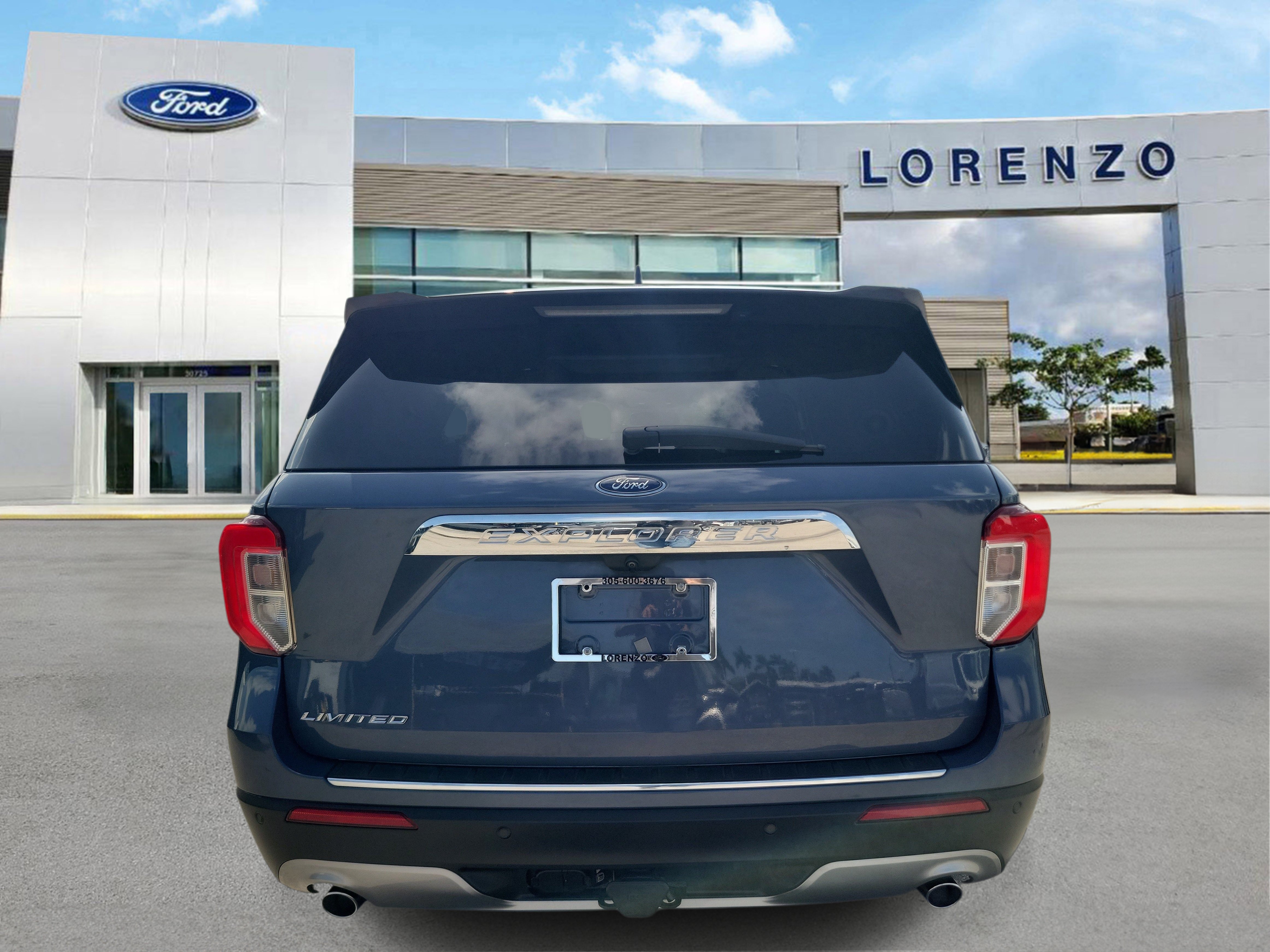 Used 2021 Ford Explorer Limited w/ Equipment Group 301A RWD image 6