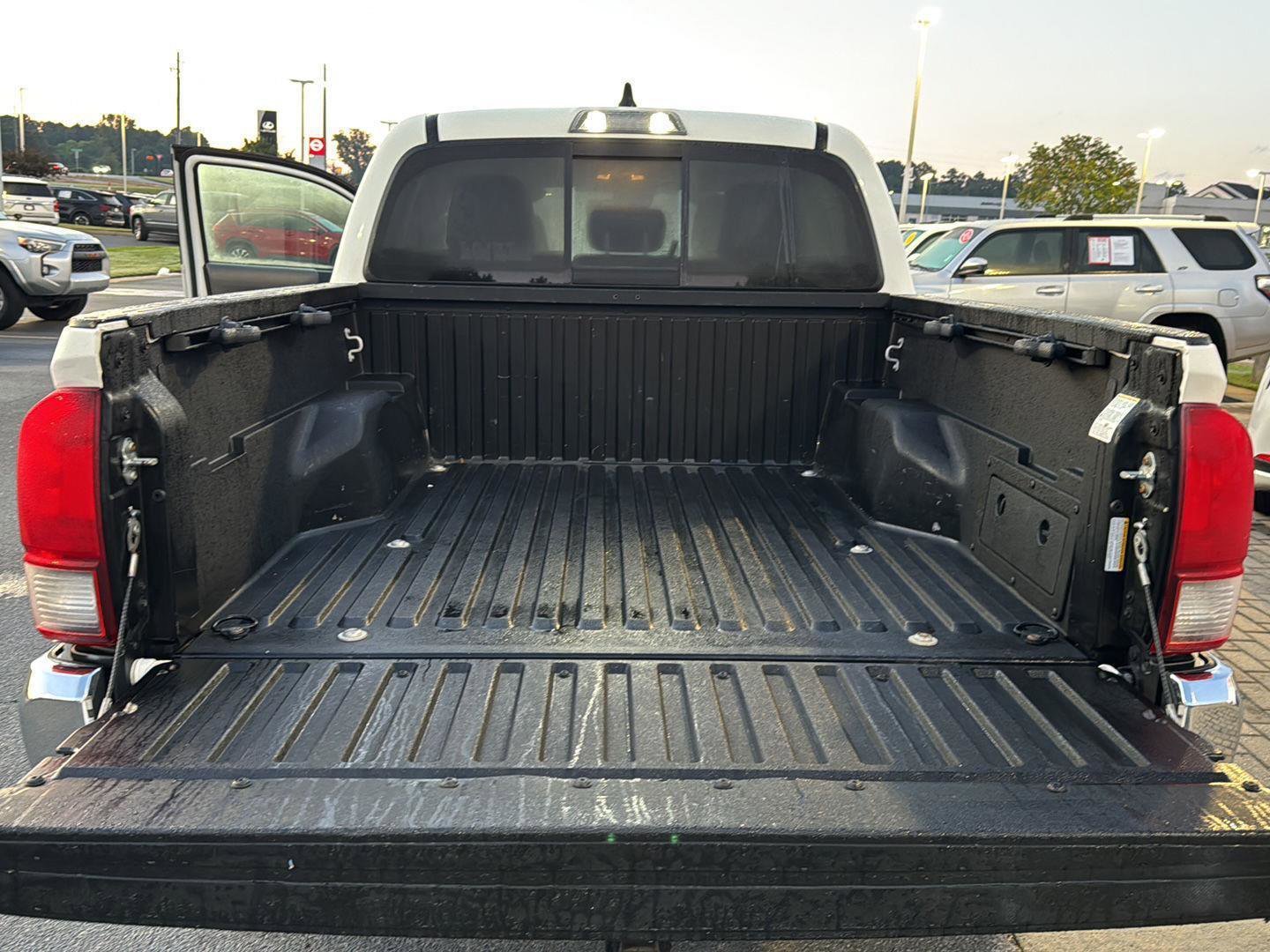 Certified 2022 Toyota Tacoma SR5 image 28