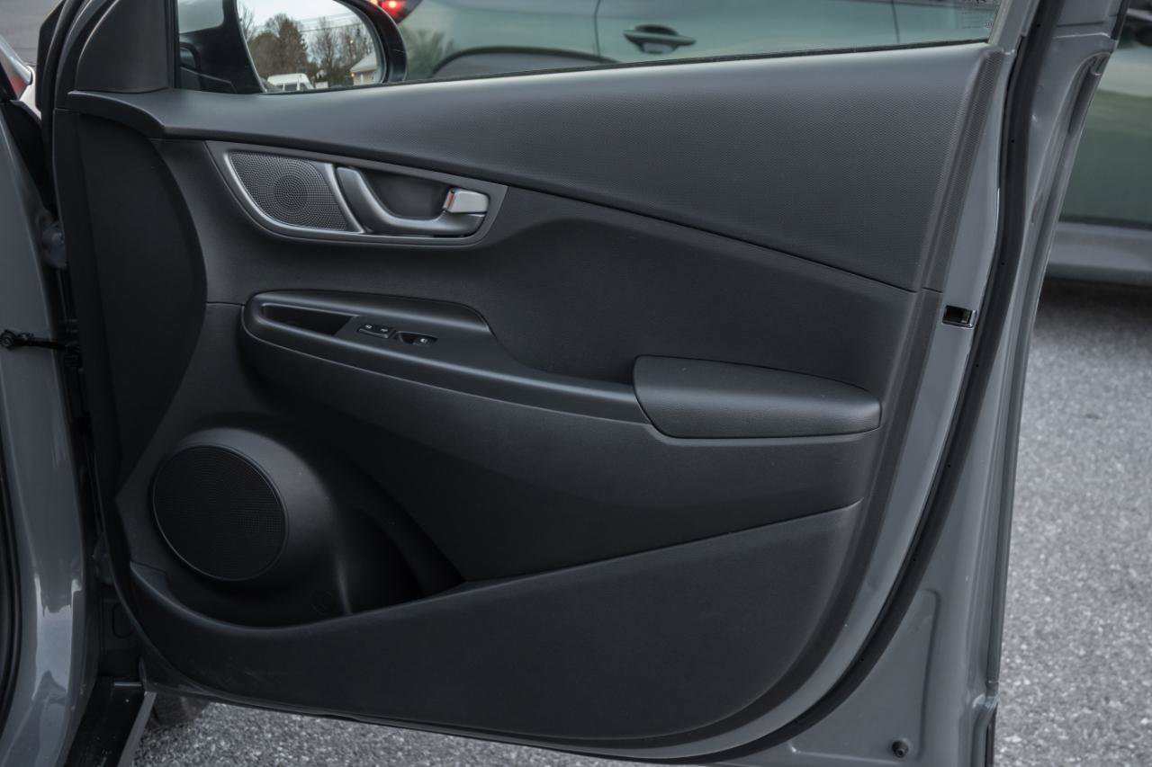 Used 2021 Hyundai Kona SEL image 28