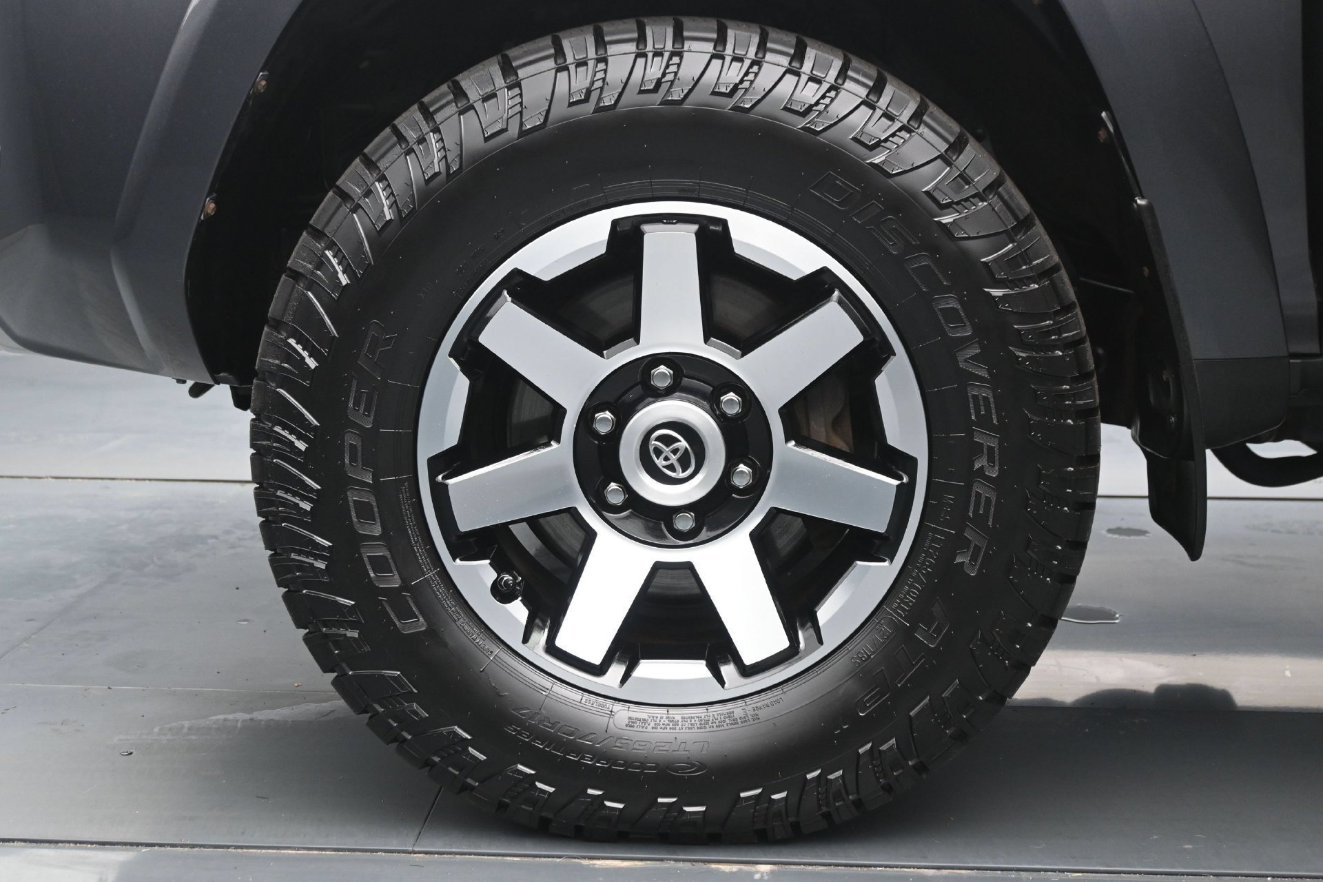 Used 2019 Toyota 4Runner TRD Off-Road Premium AWD/4WD image 29