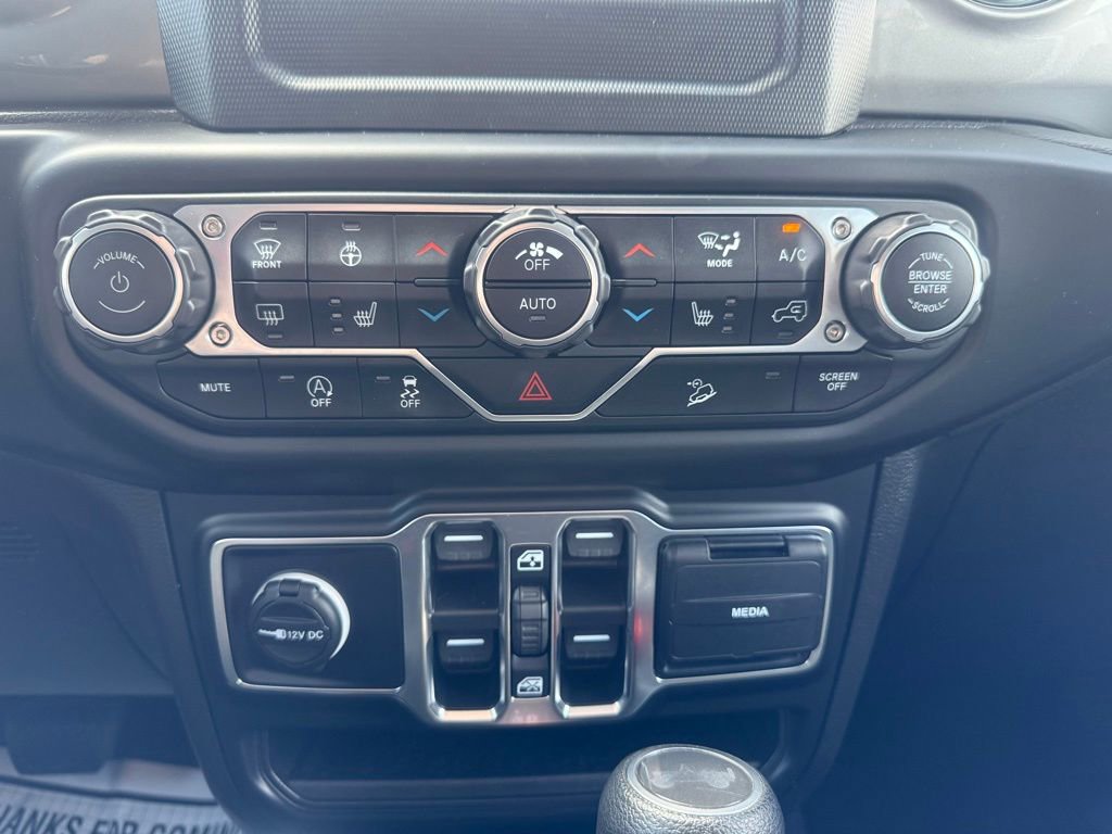 Used 2021 Jeep Wrangler Unlimited Sahara AWD/4WD image 24